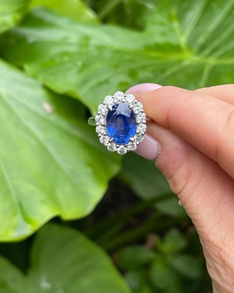4.39 Ct Oval Natural Sapphire & Diamond Engagement Ring in 14K White Gold (Size 7) 3 4.39 Ct Oval Natural Sapphire & Diamond Engagement Ring in 14K White Gold (Size 7) 3