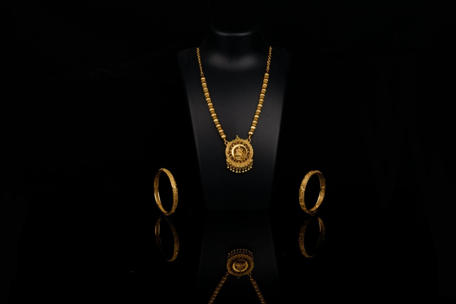 Indian bridal jewelry sets