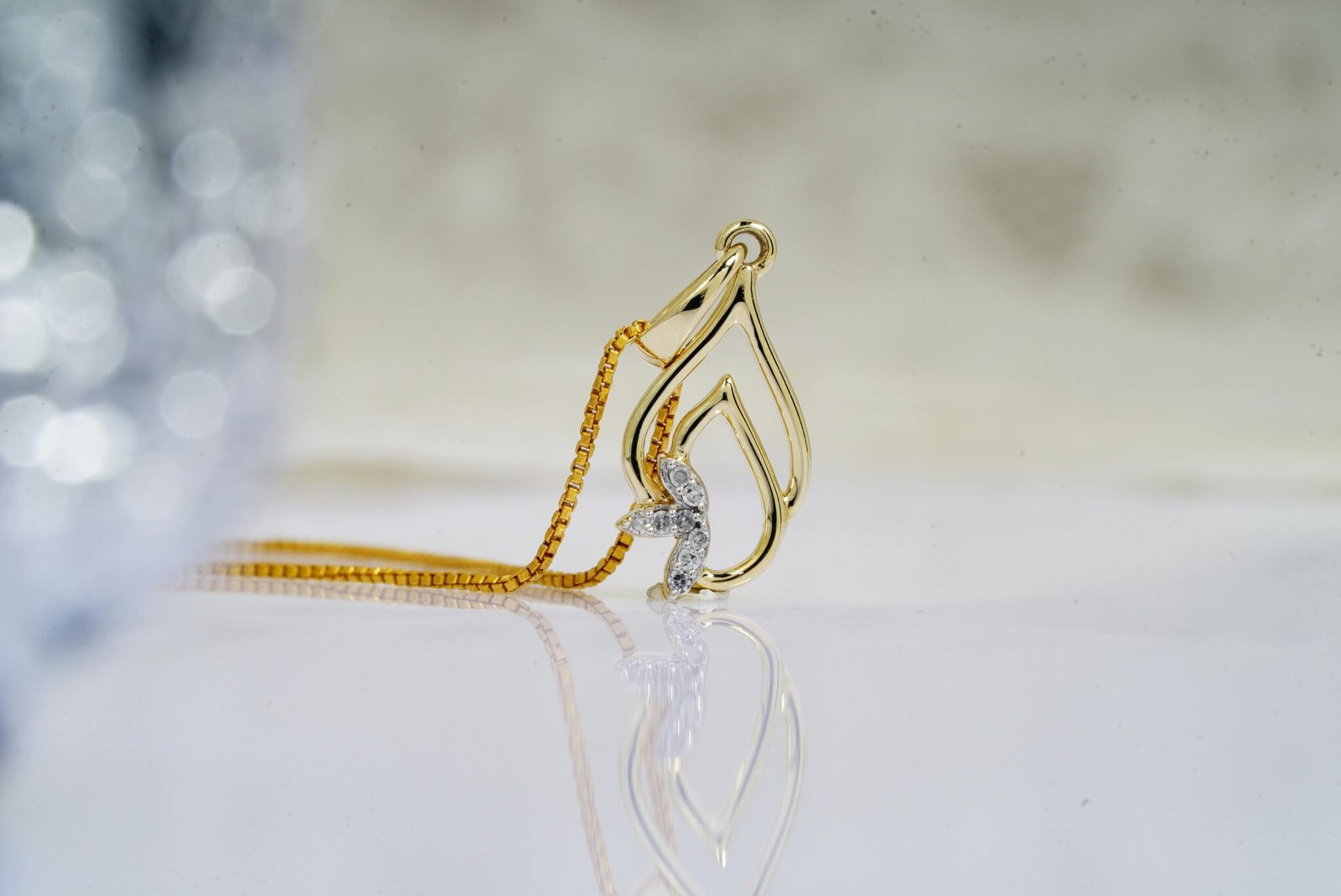 10k gold pendant